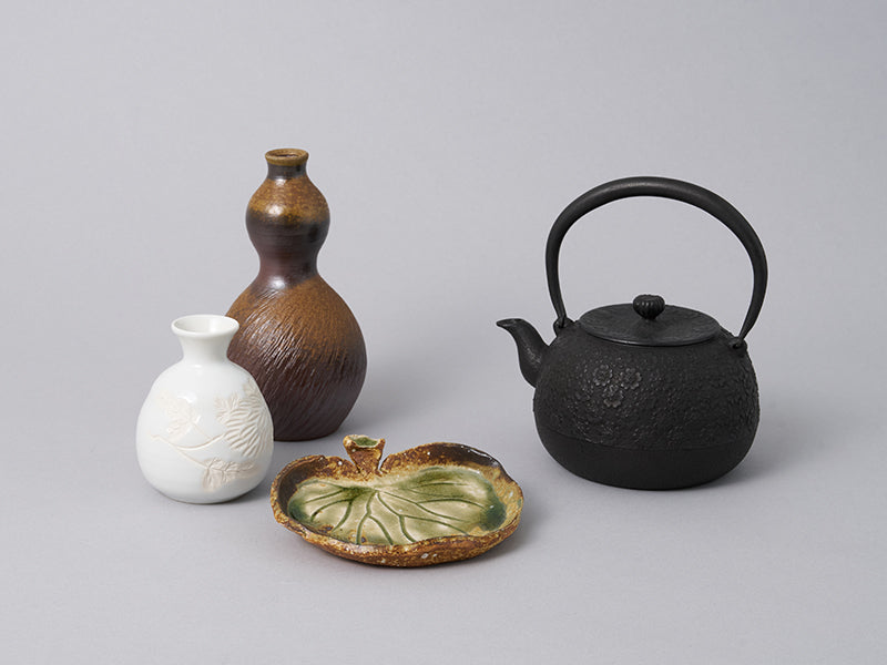 
                  
                    Cast Iron Kettle, Shigyoku Shape, Sakura Komon 1L By Kunzan-kobo 77
                  
                