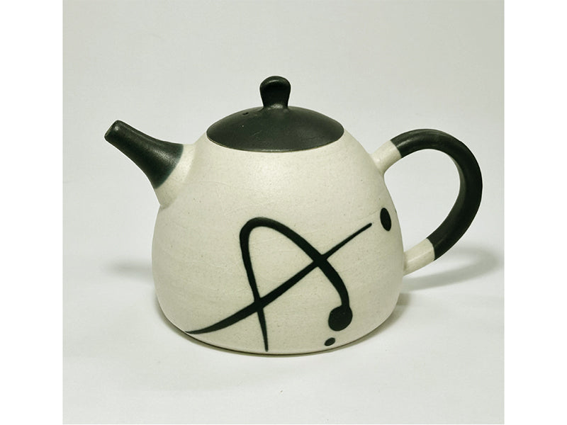 Tea Pot by Hiroyuki Onuki