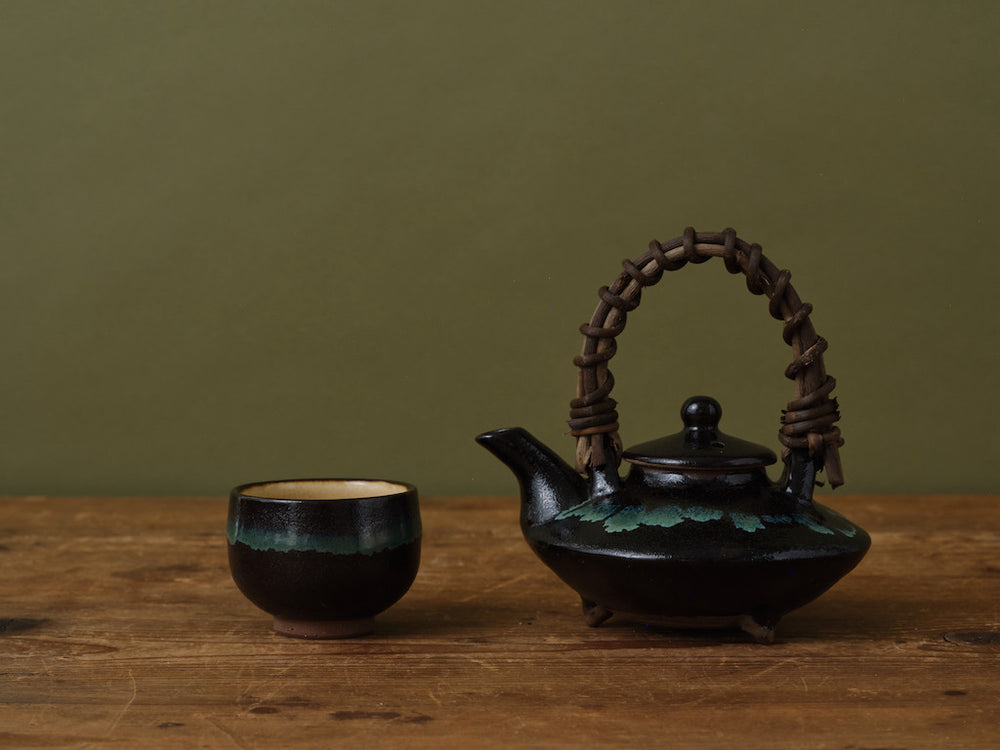 Kurojoka Pot by Ryumonji Pottery