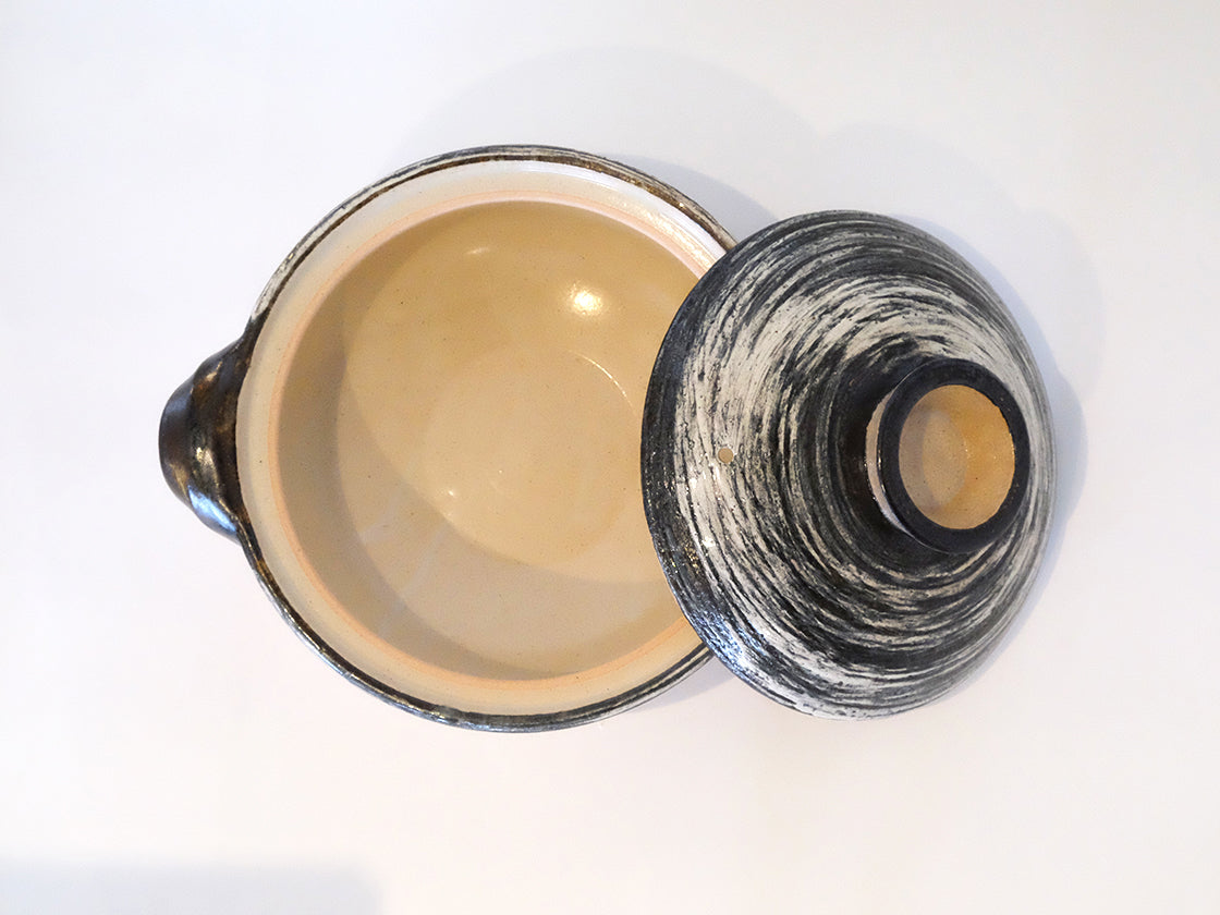 
                  
                    Medium Hakeme Design Donabe Clay Cooking Pot by Nagatani-en
                  
                