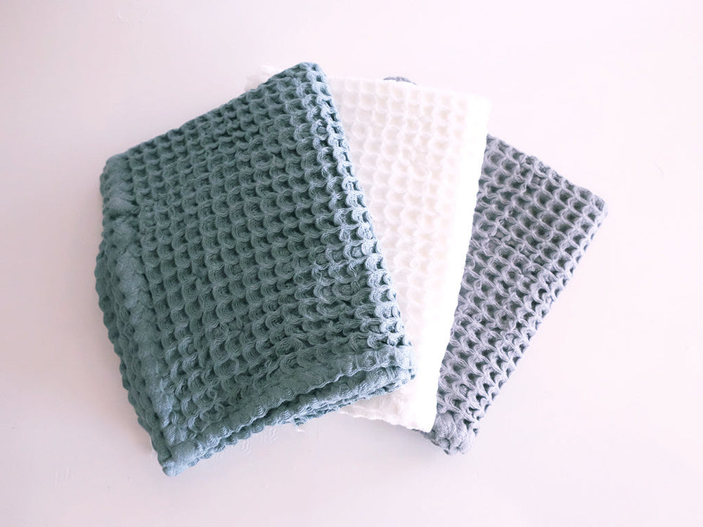 
                  
                    [wholesale] Mou Cube Organic Face Towel by Johnan Orimono
                  
                