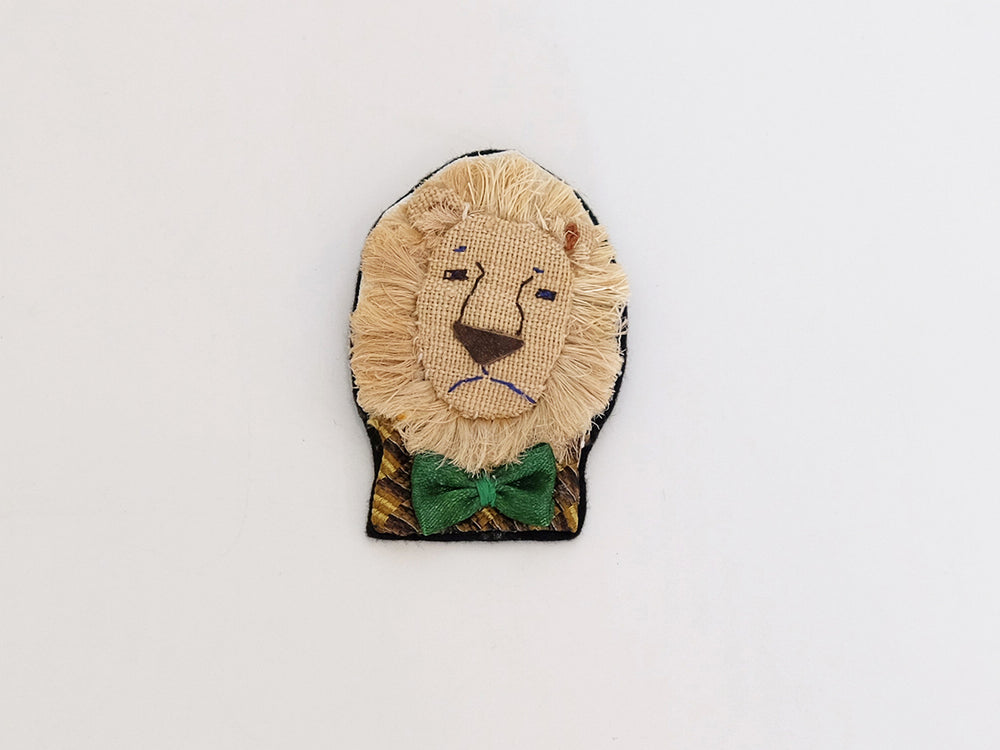 
                  
                    Kijoka Bashofu Handmade Lion brooch
                  
                