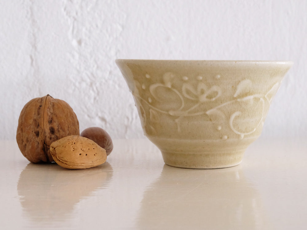 Ash White Tea Cups by Aya Kondo