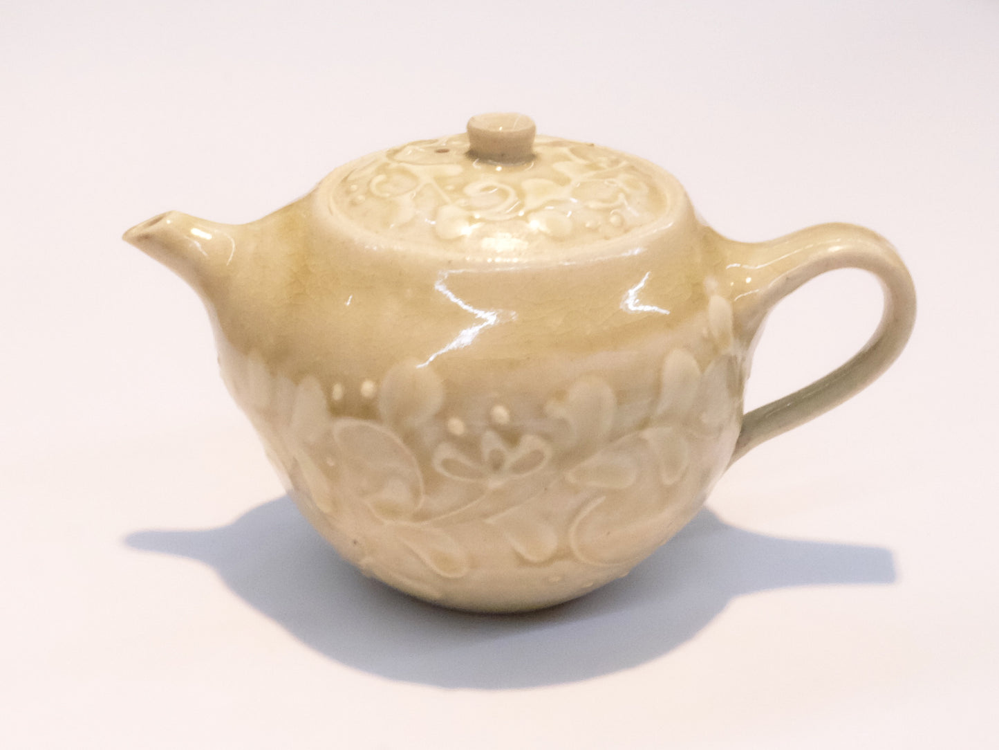 
                  
                    Ash White Tea Pot by Aya Kondo
                  
                