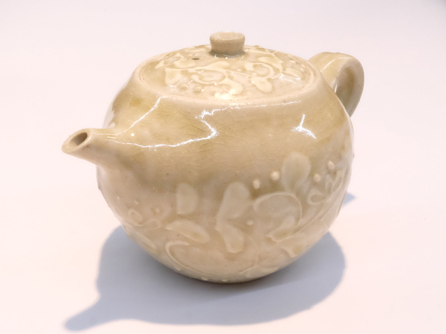 
                  
                    Ash White Tea Pot by Aya Kondo
                  
                