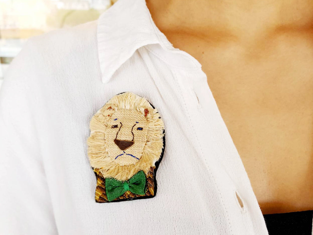 Kijoka Bashofu Handmade Lion brooch