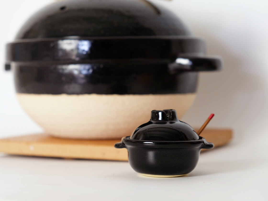 
                  
                    Chibi Kamado Small Pots by Nagatani-en
                  
                
