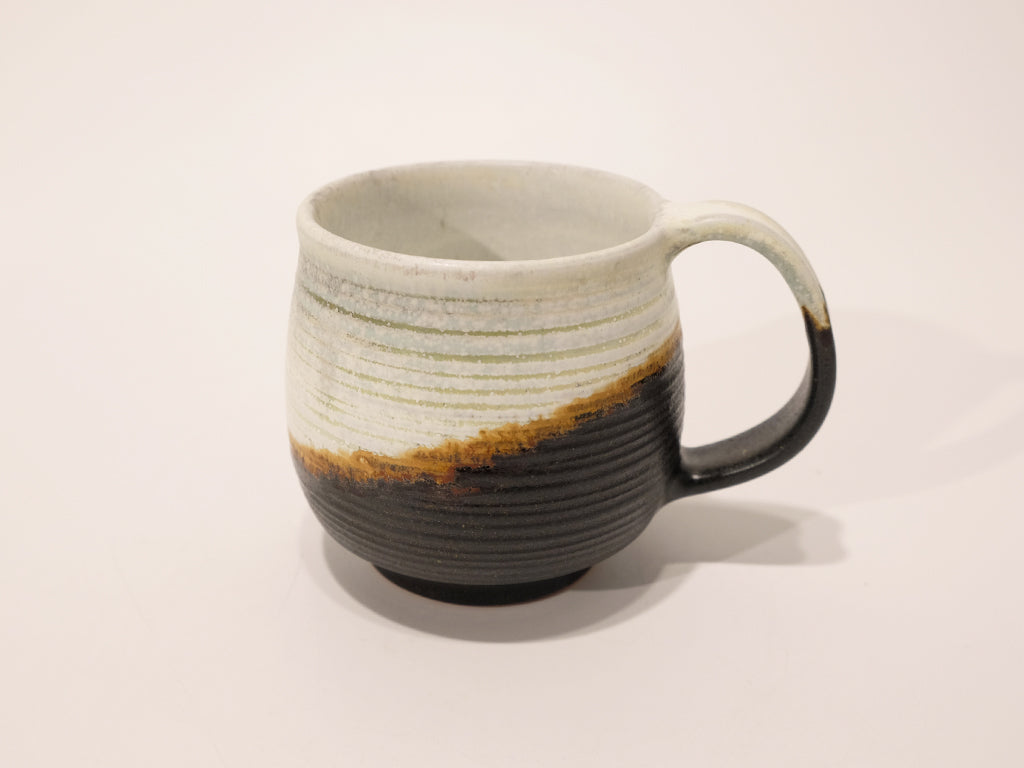 
                  
                    [wholesale] Ivory Jade Mug by Yukikatsu Isobe
                  
                