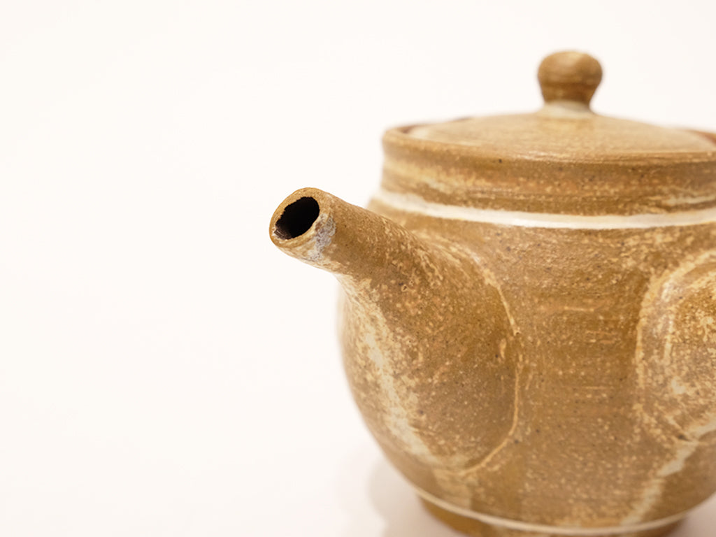 
                  
                    Kyūsu Tea Pot by Yukikatsu Isobe
                  
                
