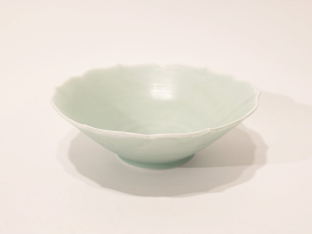 
                  
                    [wholsale] Large Ryoka Flower Shaped Bowl by Miyuki Machida
                  
                