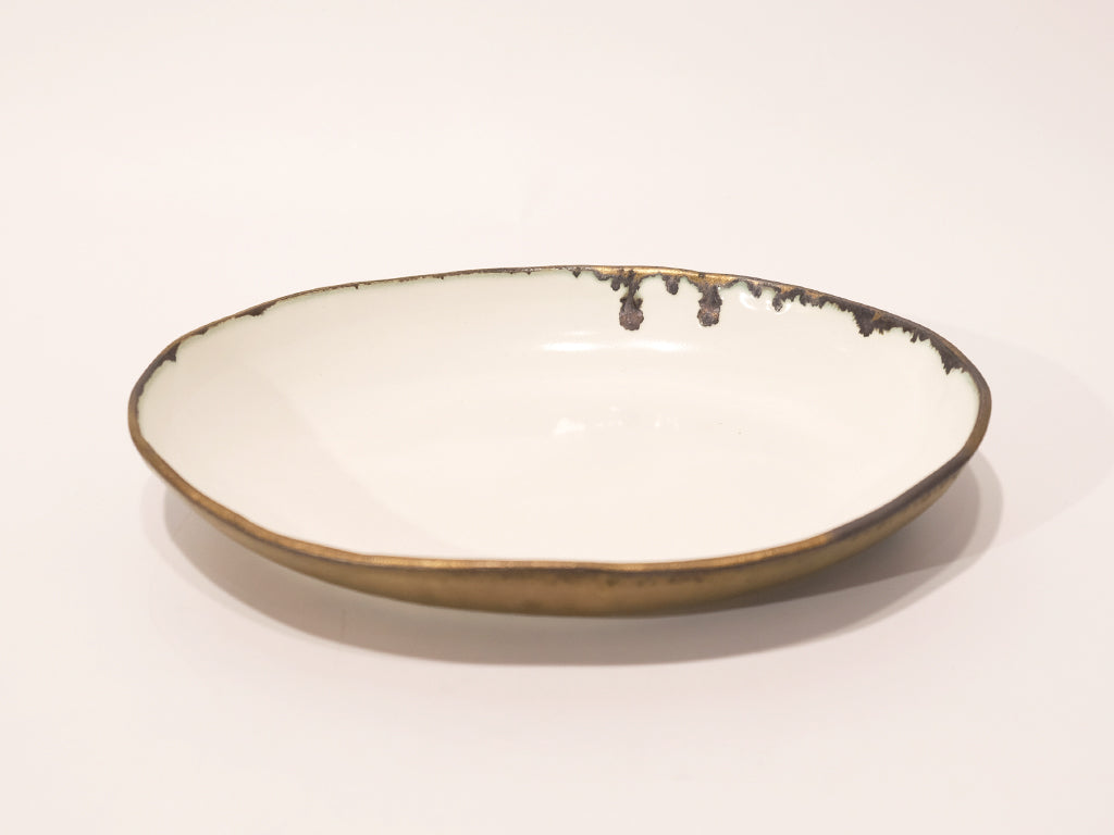 
                  
                    Rimmed Oval Plate by Masafumi Kawamatsu
                  
                