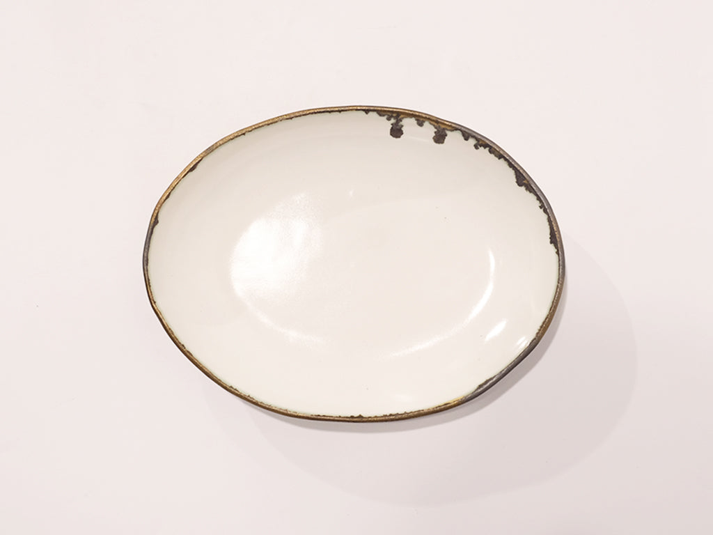 
                  
                    Rimmed Oval Plate by Masafumi Kawamatsu
                  
                