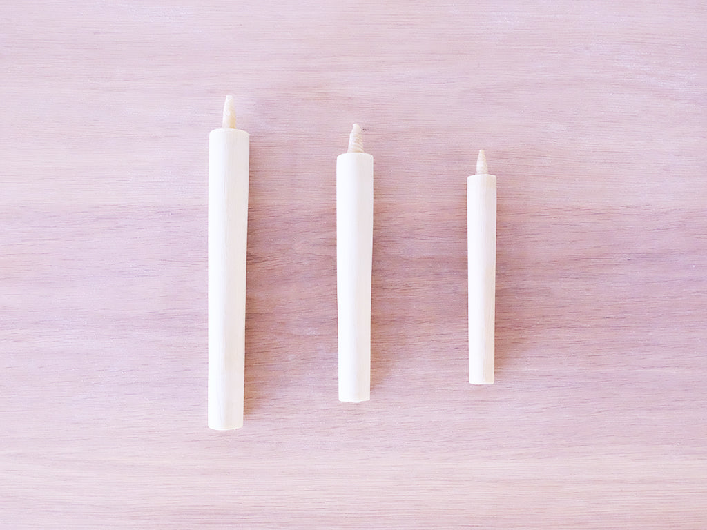
                  
                    Box of 2 Japanese Candles (Small: 5 Momme) by Ōmori Warōsoku
                  
                