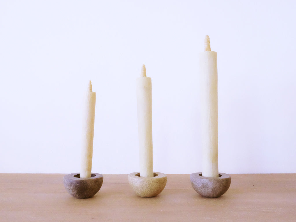 
                  
                    [wholesale] Box of 4 Japanese Candles (Medium: 7 Momme) by Ōmori Warōsoku
                  
                