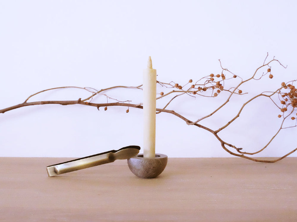 
                  
                    [wholesale] Brass Candle Snuffer by Ōmori Warōsoku
                  
                