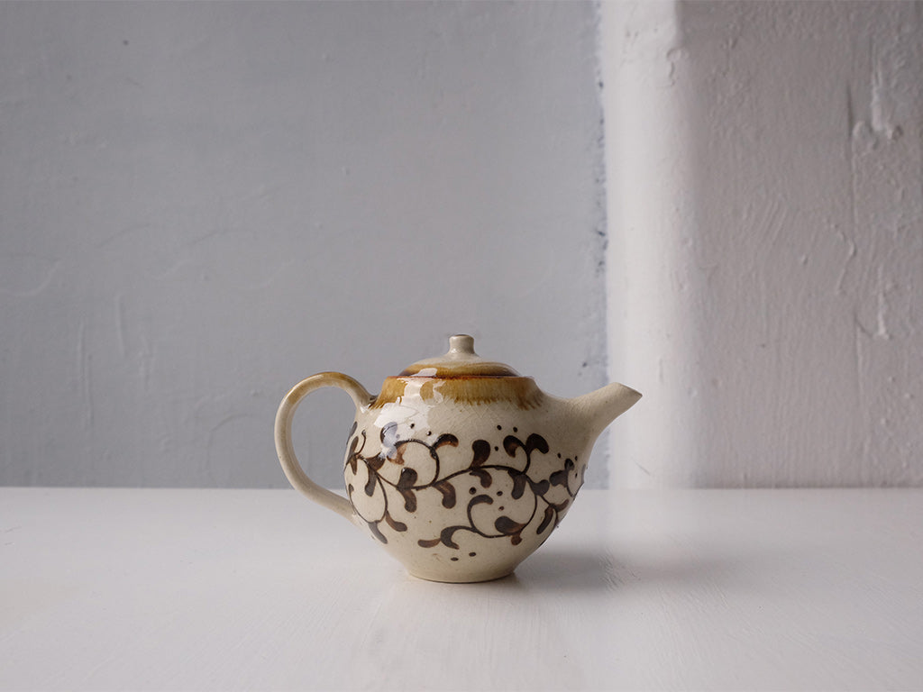 
                  
                    Small Caramel Edge Tea Pot by Aya Kondo
                  
                