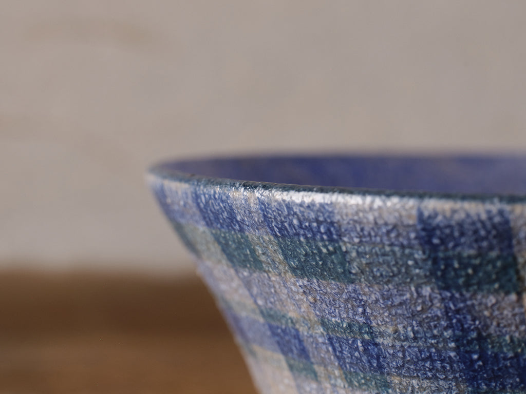 
                  
                    [wholesale] Blue Tartan Bowl by Michitaka Fukuno
                  
                